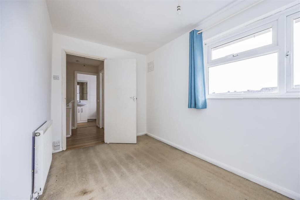 37 Redbridge Grove, Bedhampton-PorticoMarketing-Ne