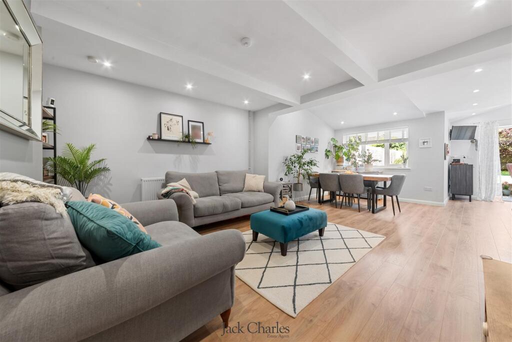 26 Riding Lane-29.jpg