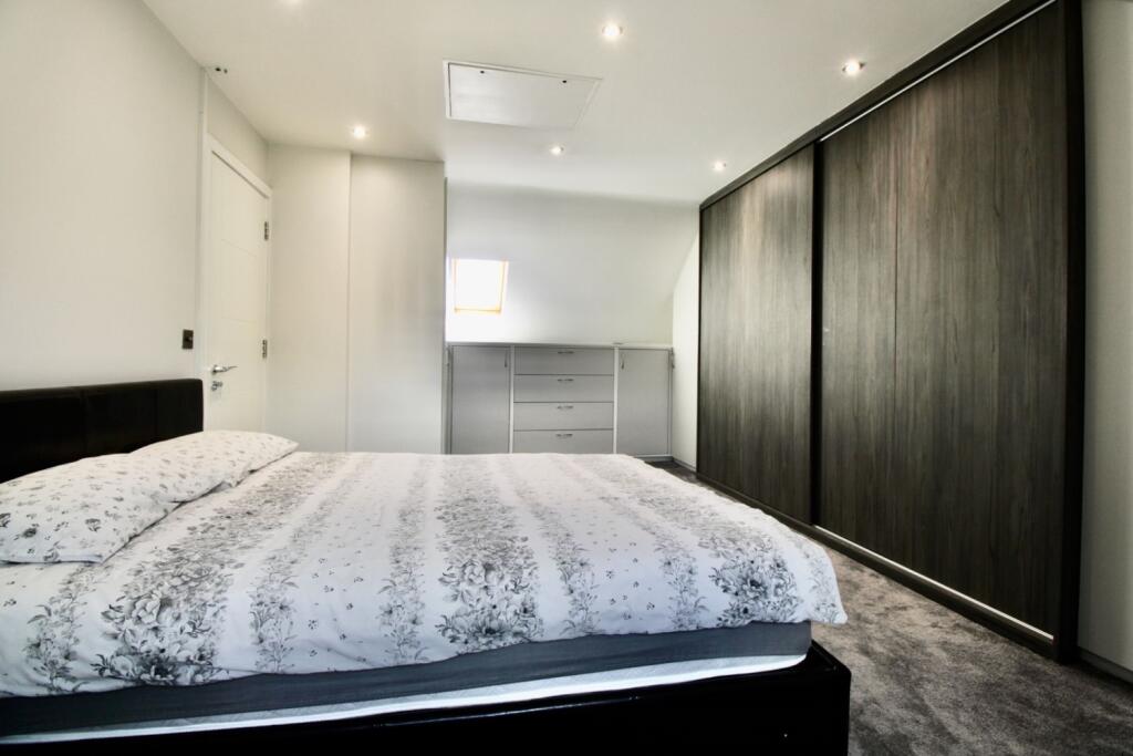 Bedroom 5 angle 1