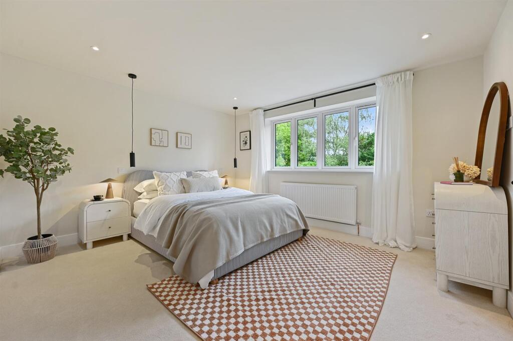 Master Bedroom.jpg