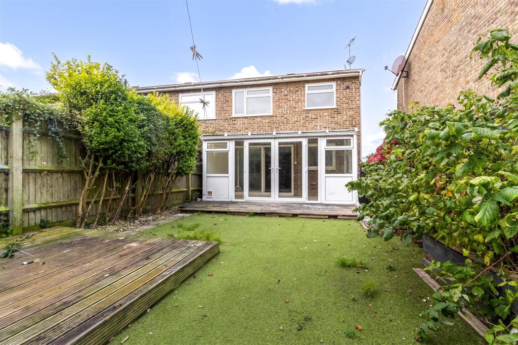 14 Willow Crescent-013.JPG