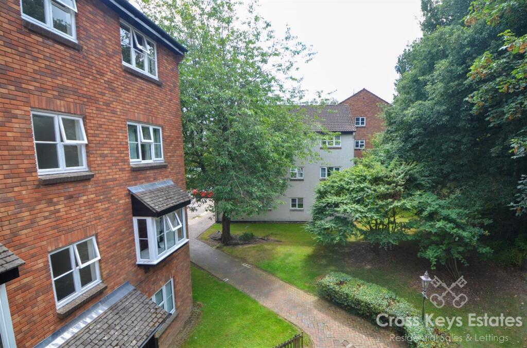 Communal Garden/Parking