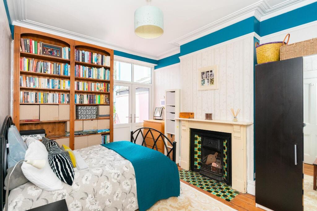 3B9RKE - Dining Room C.jpg