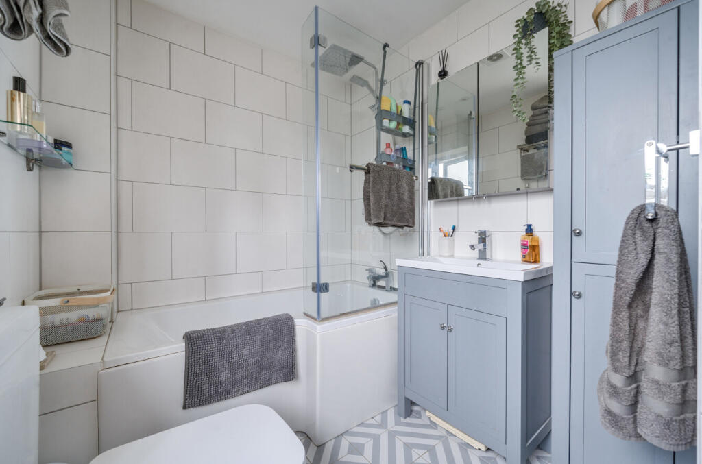 1309429-1-684aed2...