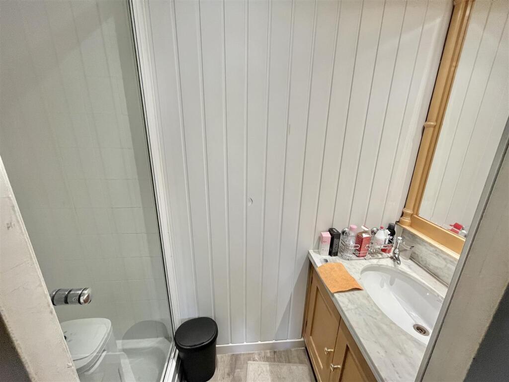 En Suite Shower Room