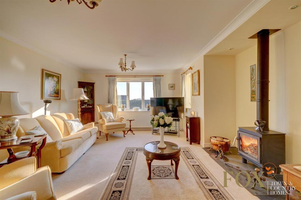 15 Chase Rd (18).jpg