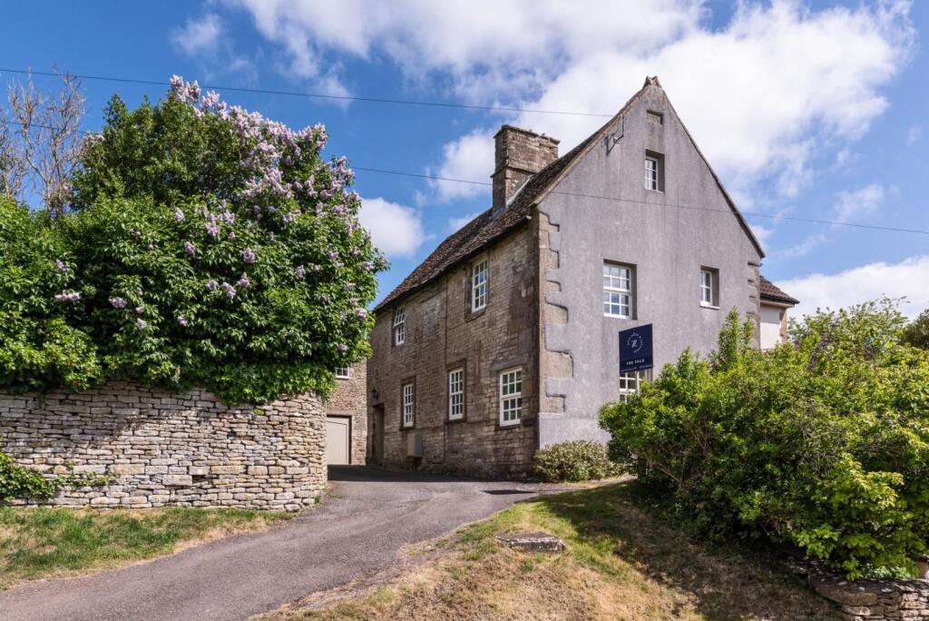Avalon, 8 Weir Lane, Marshfield SN14 8NB-2.jpg