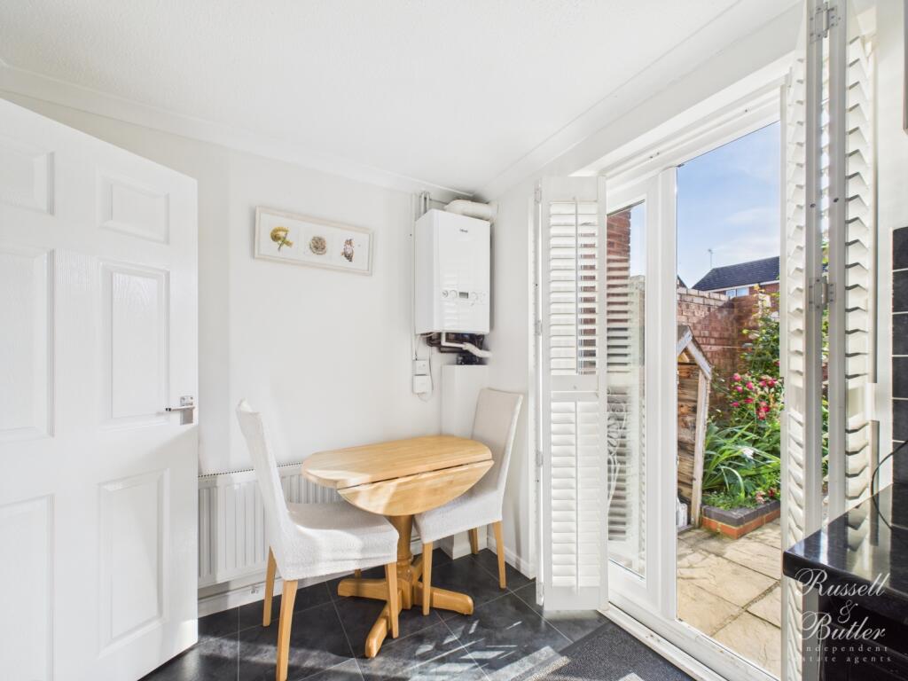 CAM01995G0-PR0367-STILL008