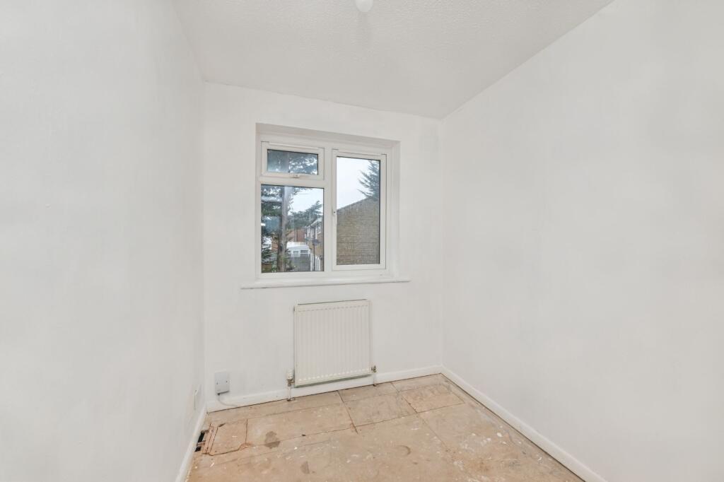 24 Milton Dene, Hemel Hempstead, HP2 7PE