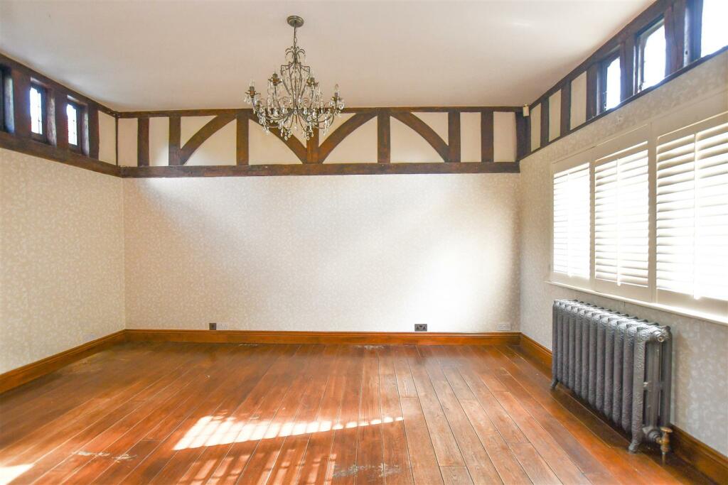 Master Bedroom.jpg
