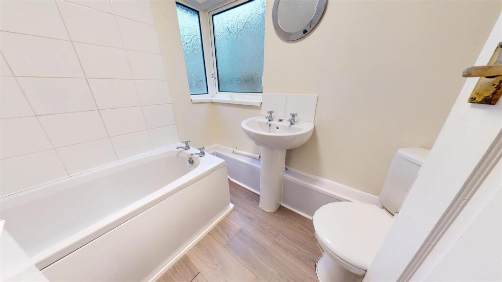 Yew Tree Avenue Bathroom