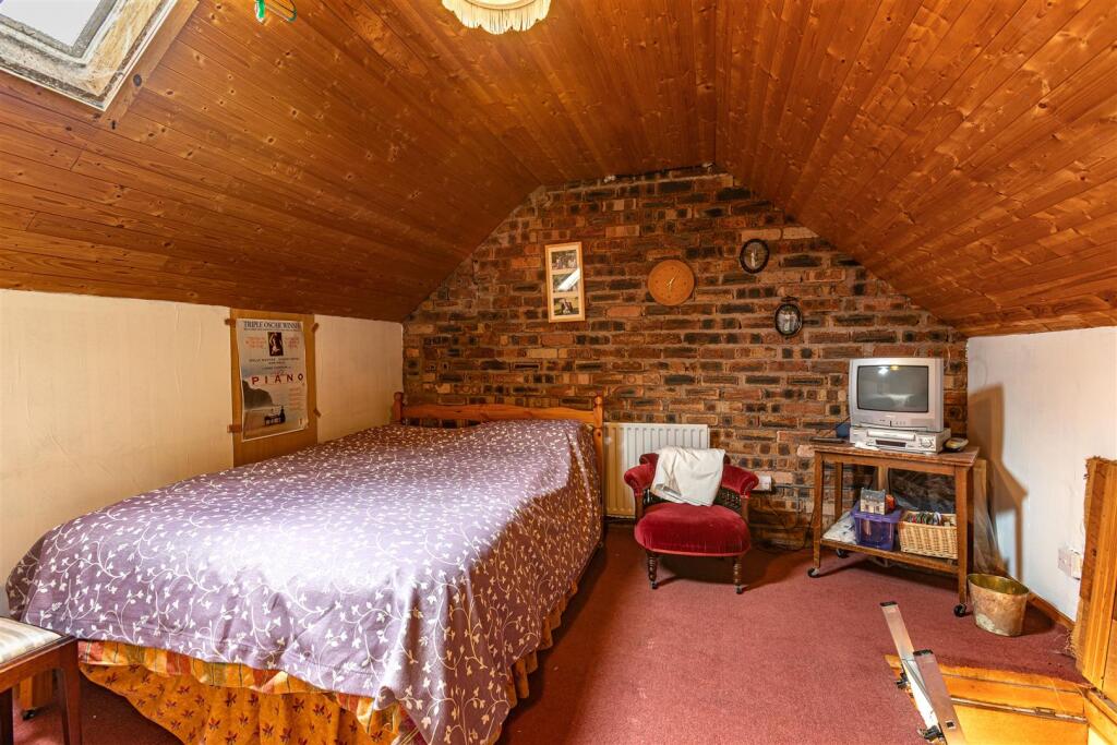 16 Morrow Gardens Melrose 18.JPG