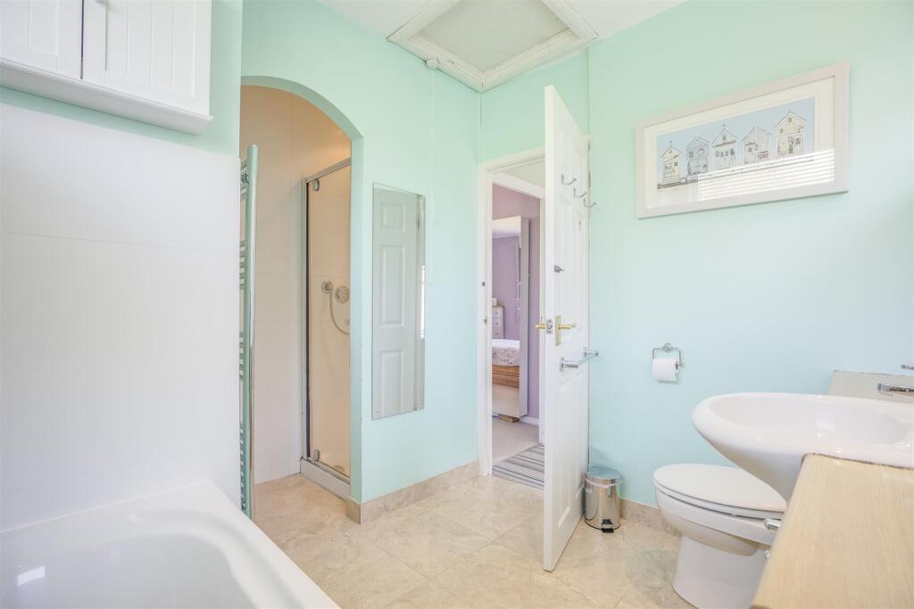 20 Totteridge Drive, HP13 6JJ-5.jpg