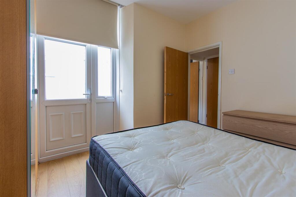 Glynrhondda Street 1, 1-6.jpg