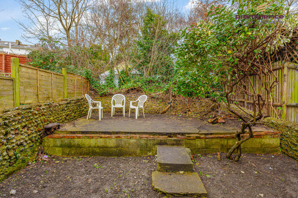 GFF, 91 Roundhill Crescent-11