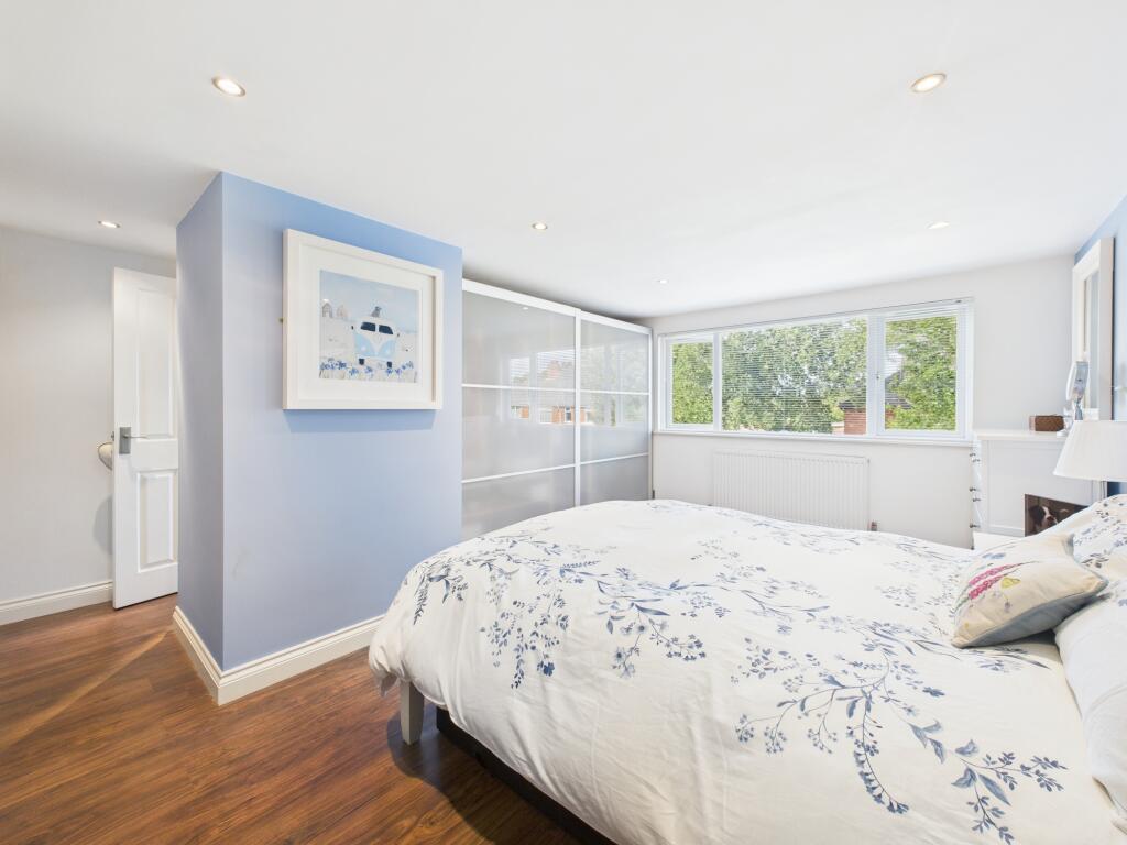 CAM05192G0-PR0129-STILL025