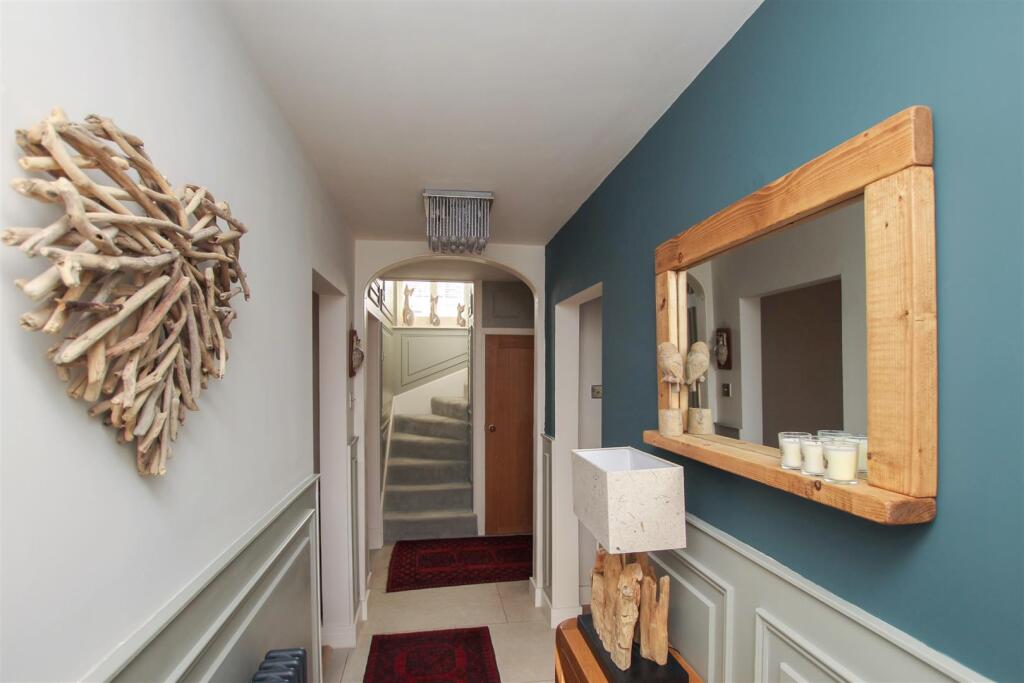 Hallway.JPG