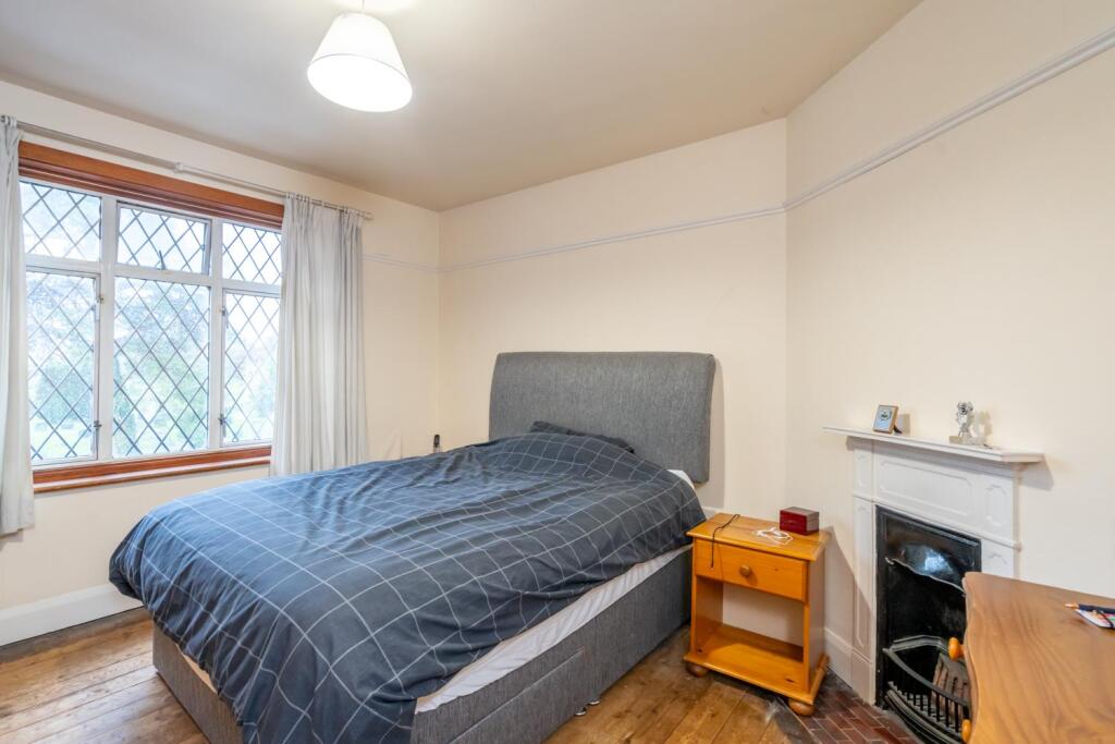 Bedroom 1.jpg