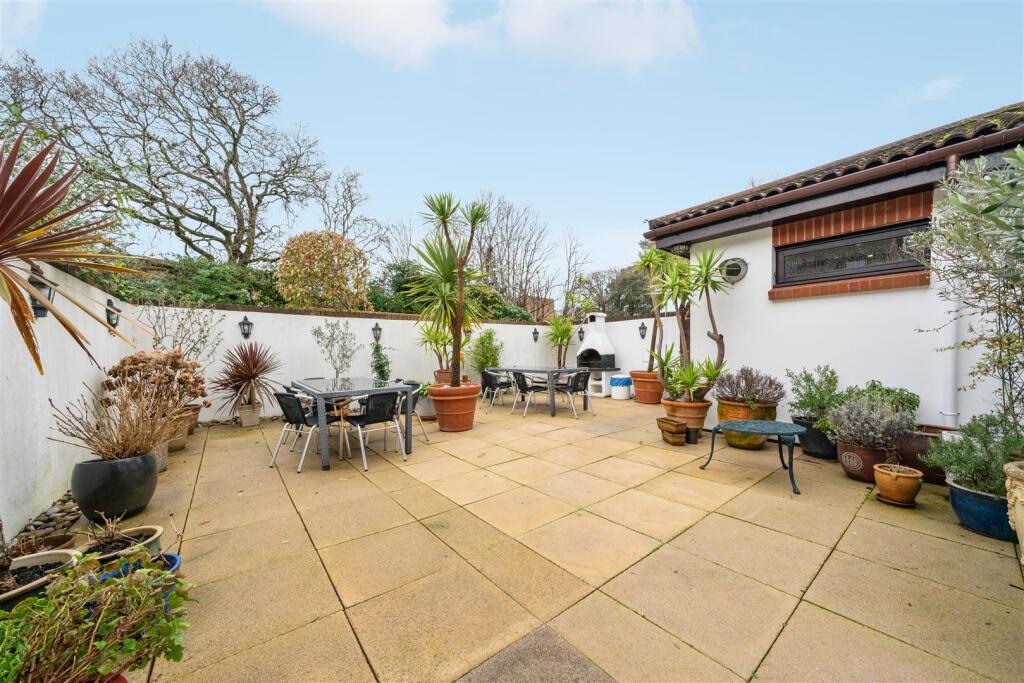 Flat 58 The Oasis086.jpg