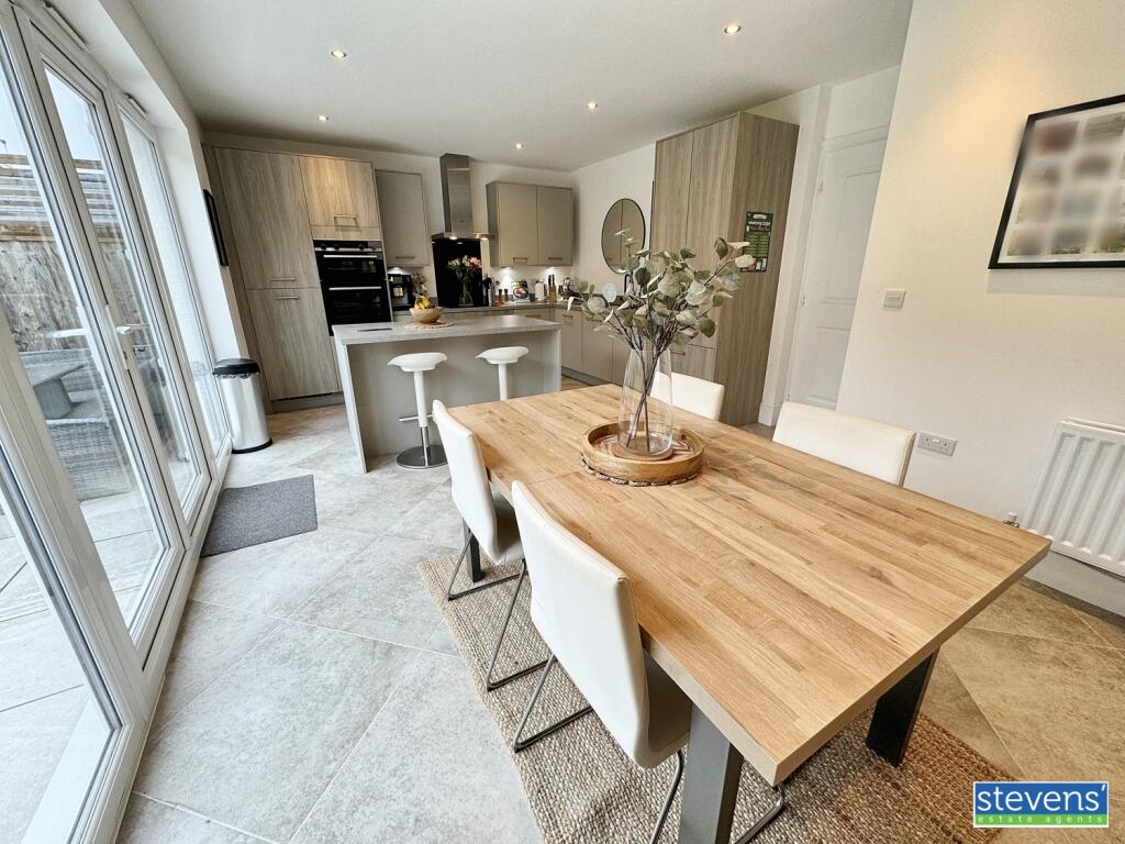 image00020_blurred (3)