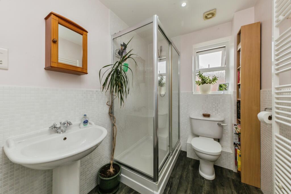 En-suite to Bedroom Two