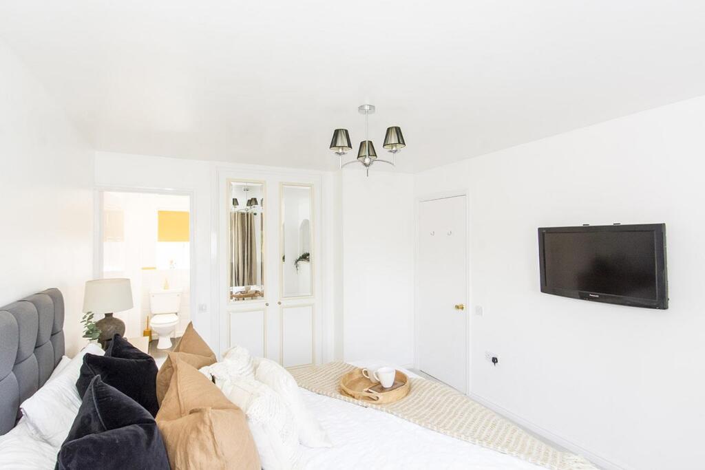 (Bedroom One Photo Two)