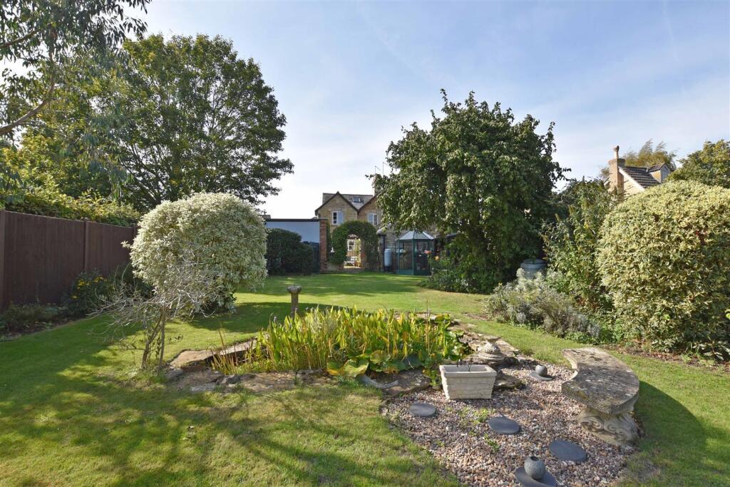 Rear Garden i.jpg