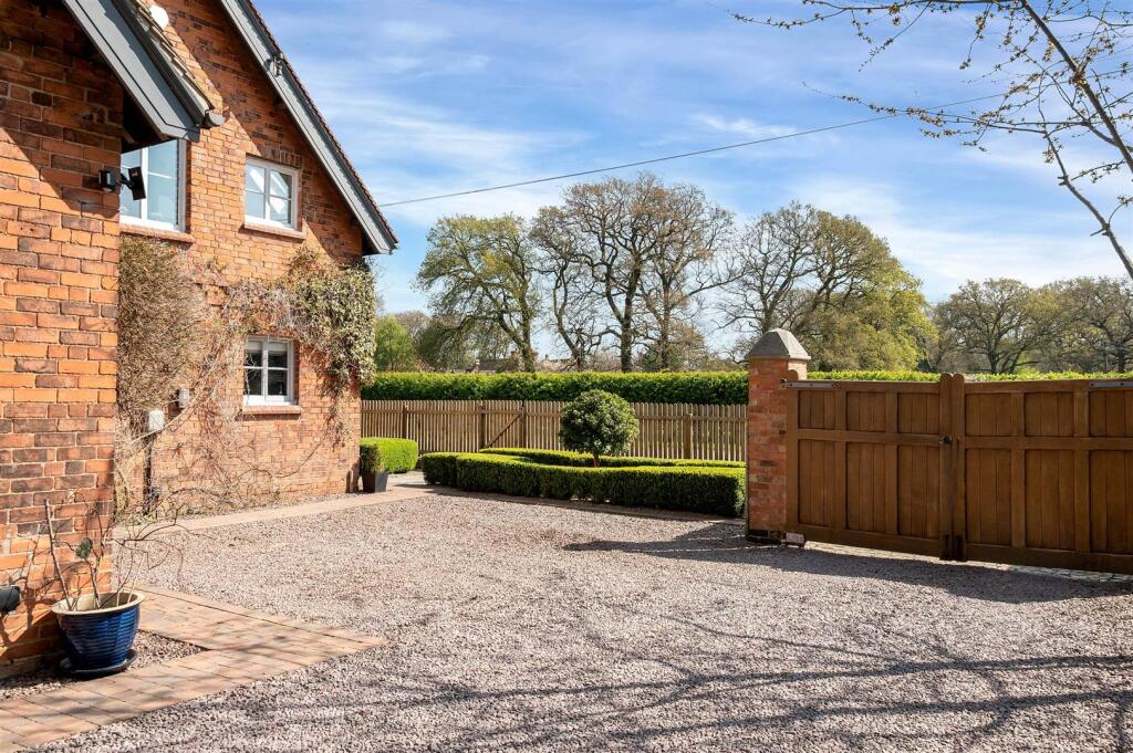 The Old Laundry House WEB PH-13.jpg