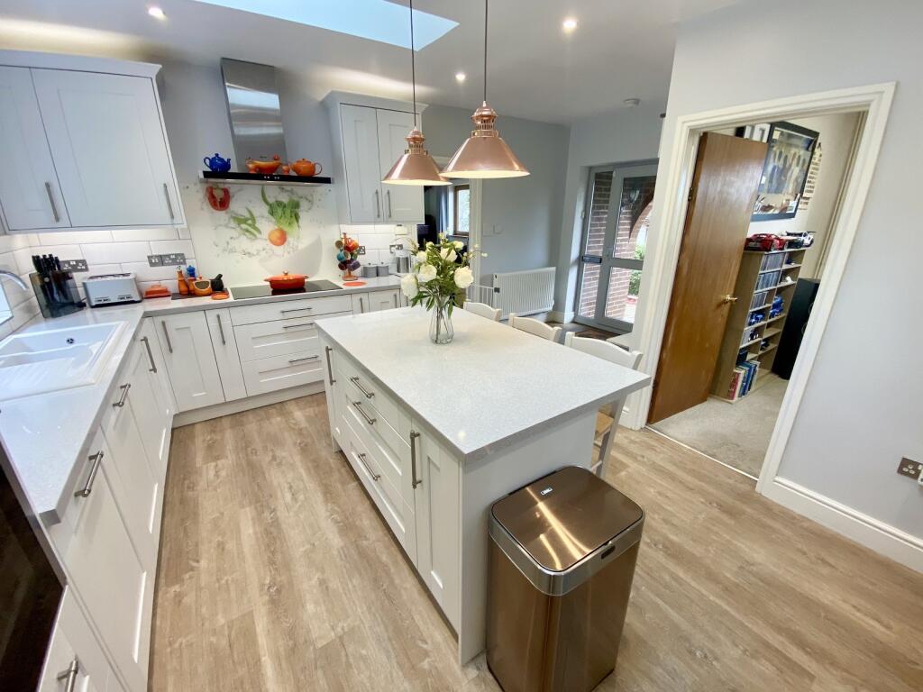 Kitchen/Breakfast Room