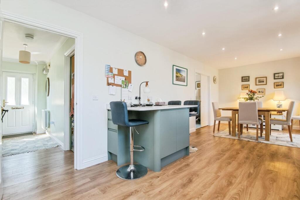 WhatsApp Image 2025-09-05 at 13.50.04 (1).jpeg