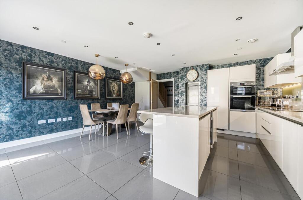 1357526-7-68cd28200f67c-ARW .jpg