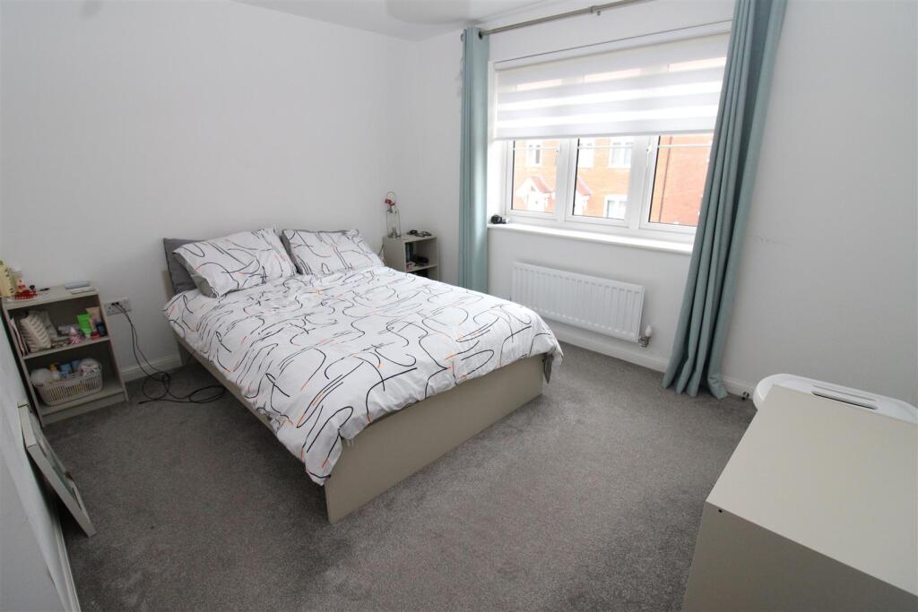 Bedroom 1.JPG