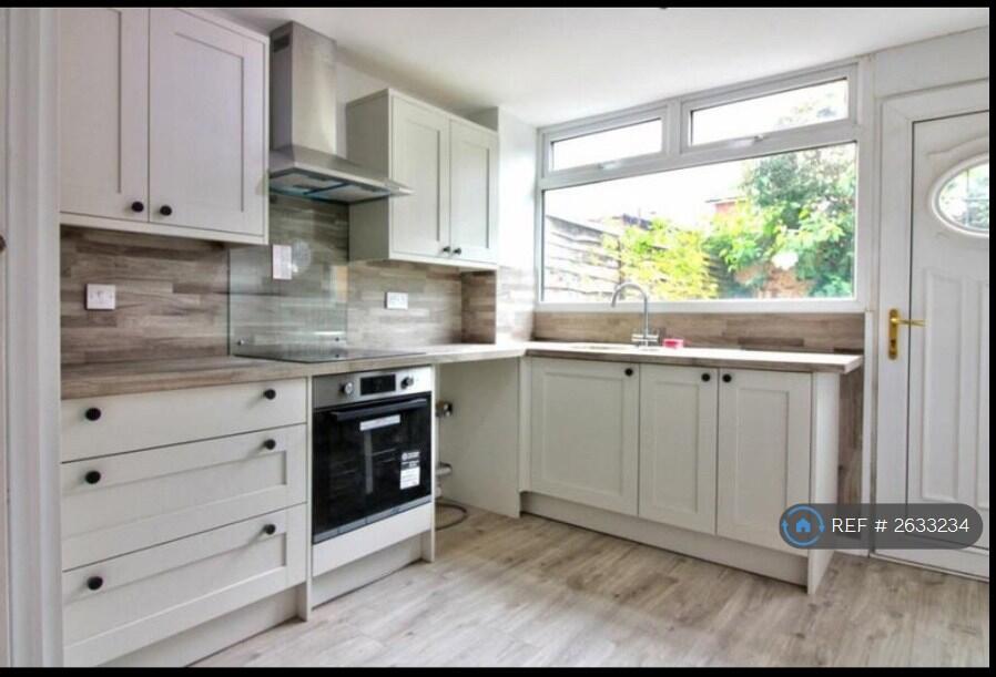 Kitchen, Washing Machine Now Installed