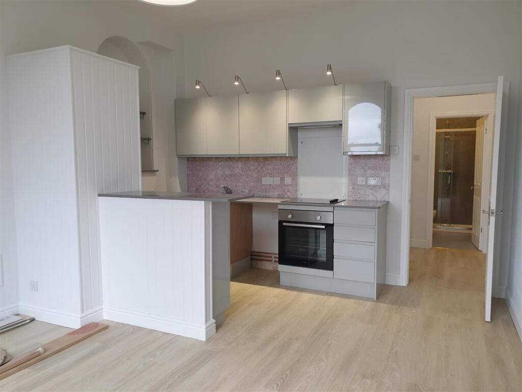 Kitchen 1 (2).jpg