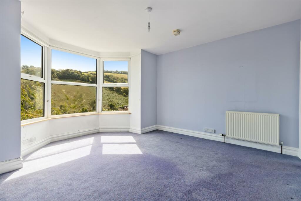 A10 - 23 Fairview Road Dartmouth, Top Flat - 24082