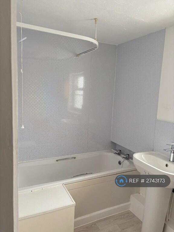 Upstairs Bathroom (New)