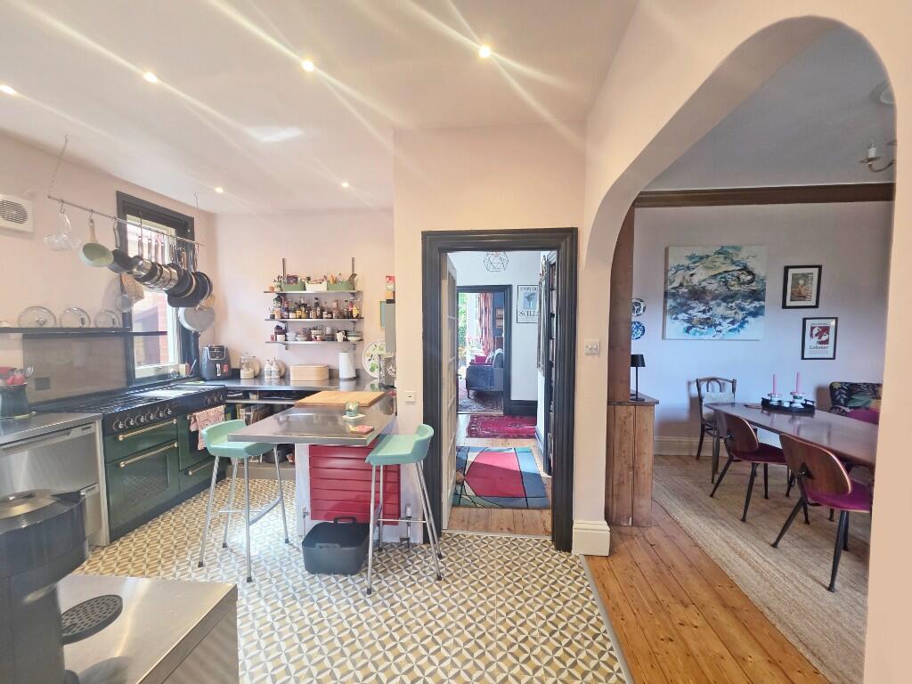 Kitchen Throu' Diner