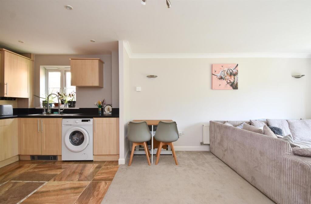 Living space &amp; kitchen