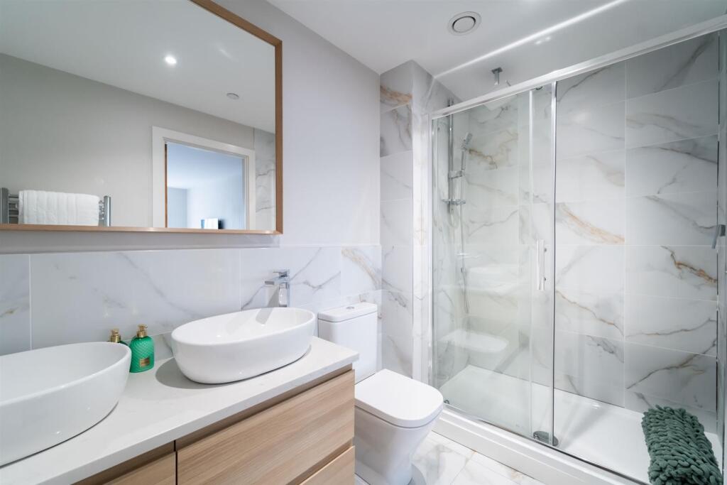 Centurion Show Home-13.jpg