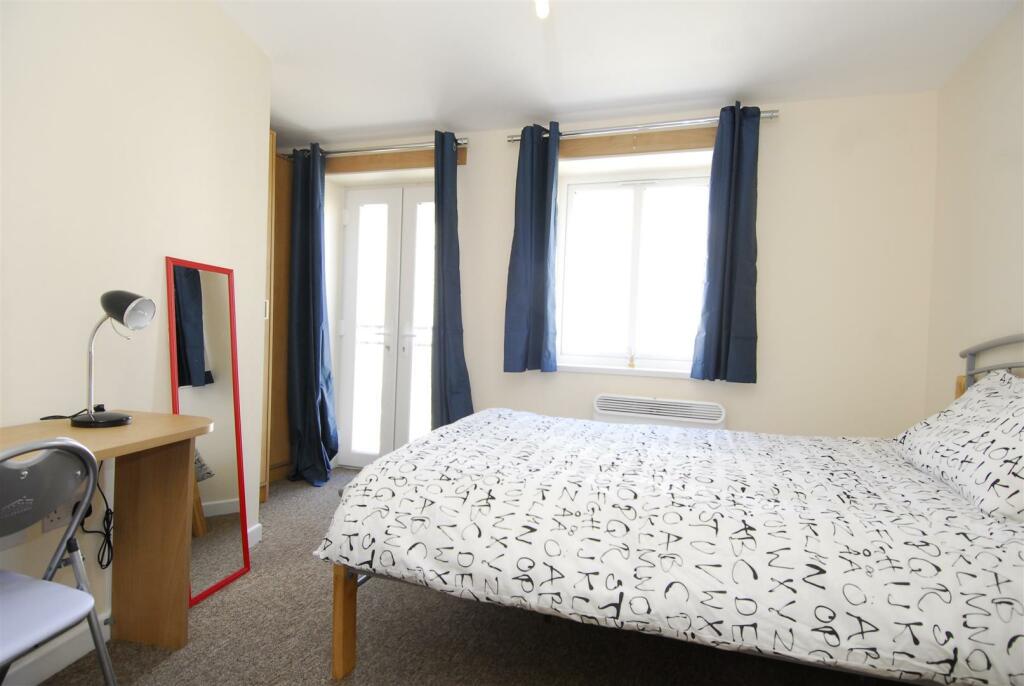 42aRegentSt3bed001.JPG