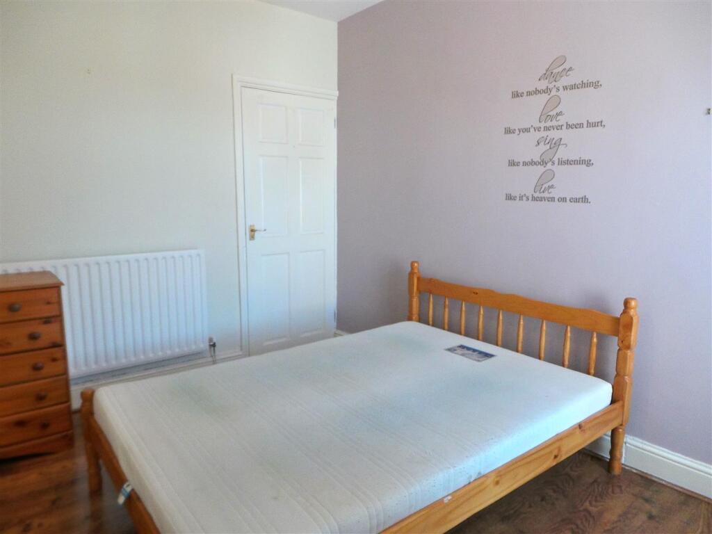 Lower Hillmorton Road 53 - Bedroom 2.JPG