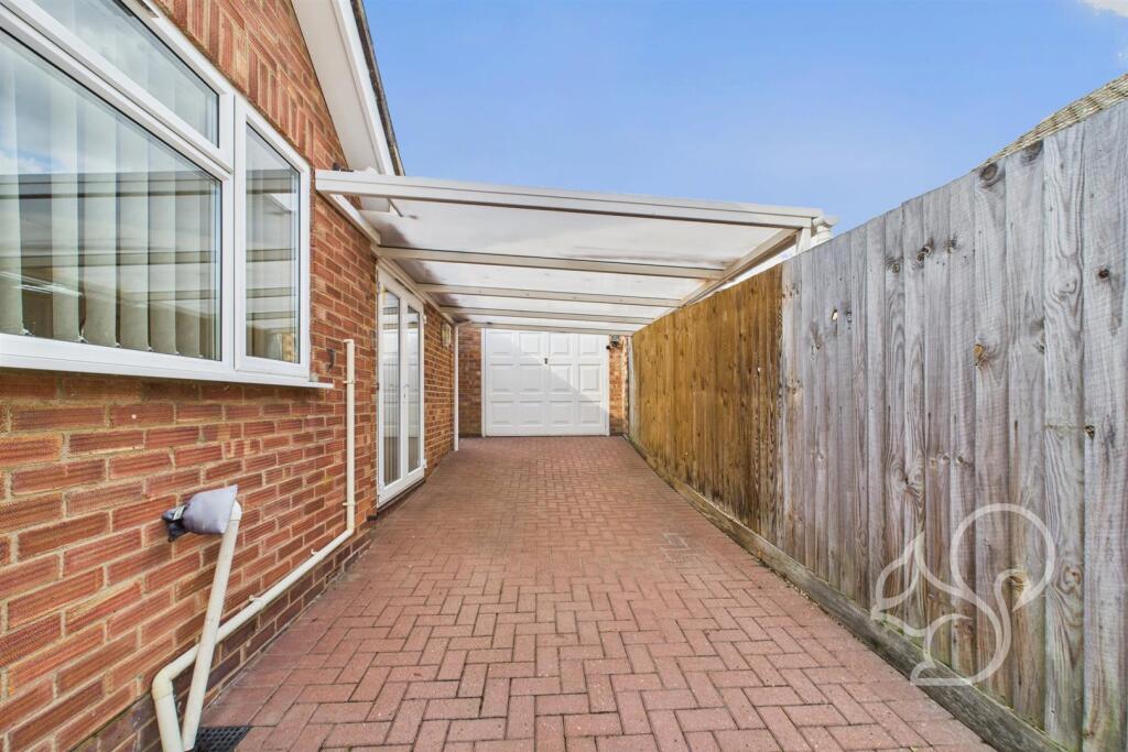 Carport &amp; Garage