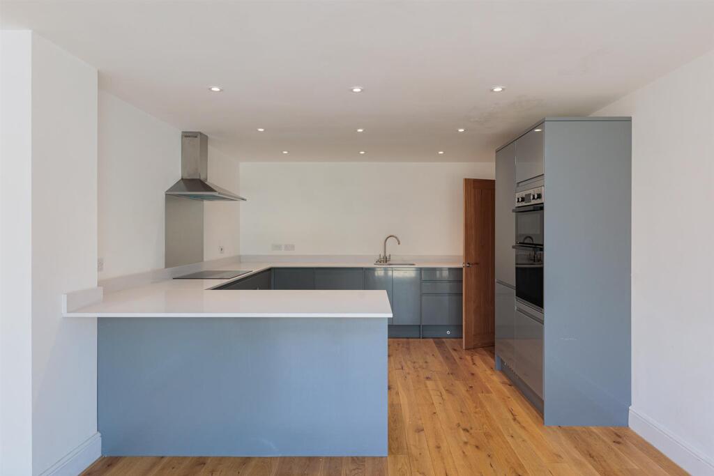 Kitchen Dining Area