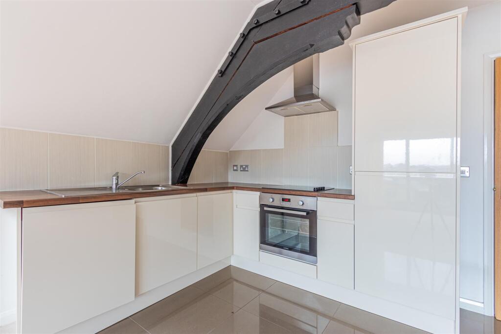 Amberley House 6-3.jpg