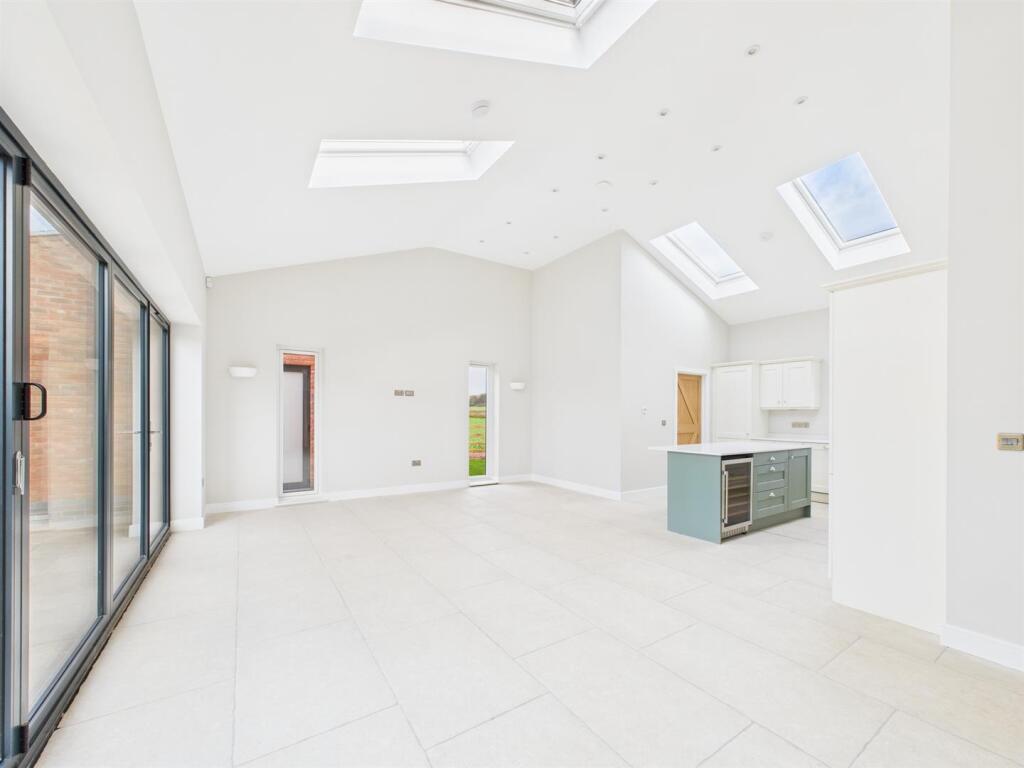 Kitchen/Living Area