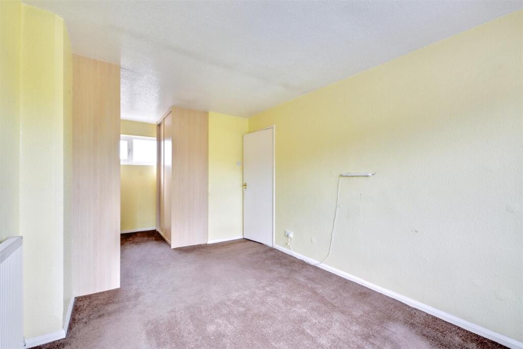 Bedroom 1_2.jpeg