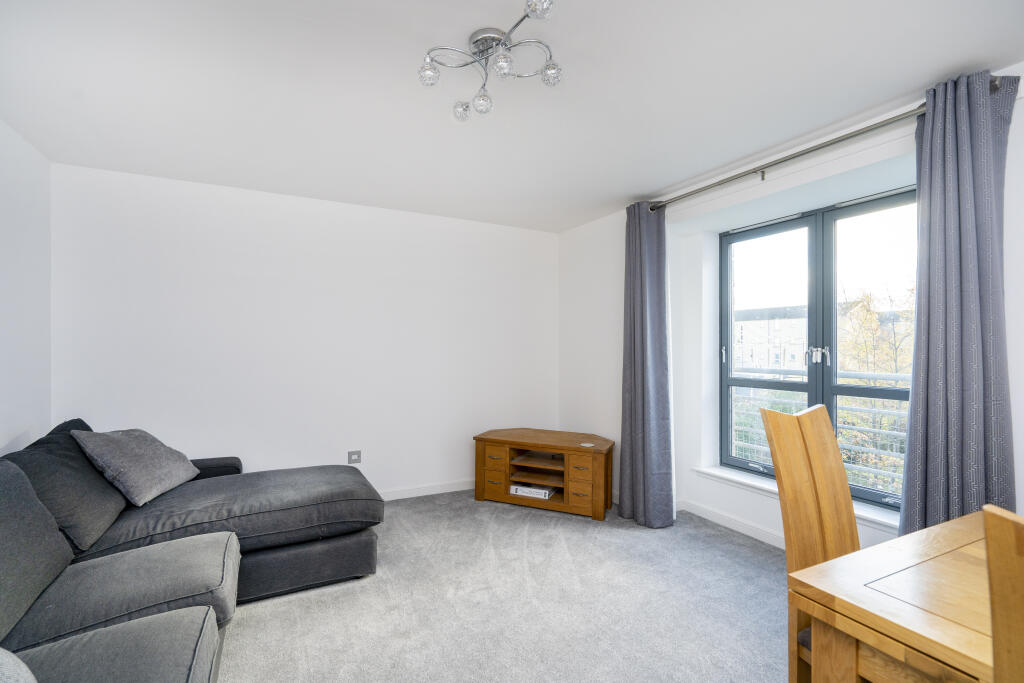 6 (19) Papermill Wynd, Edinburgh