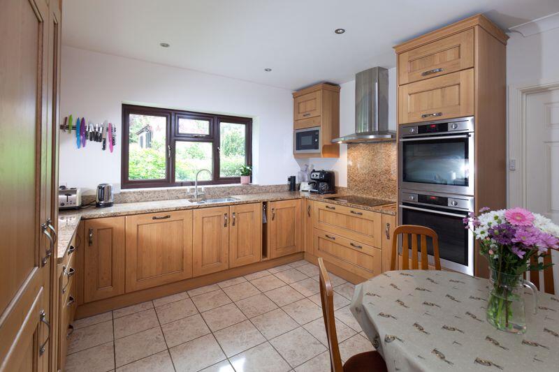 Kitchen / Breakfast Room 