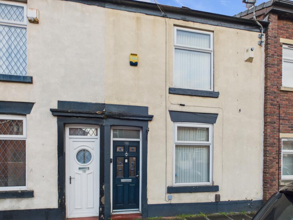 CAM03729G0-PR0203-STILL023