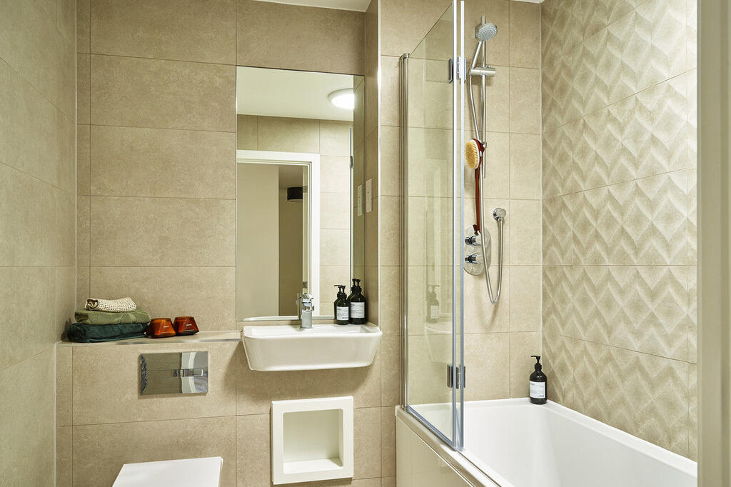 Vistry Countryside Sulis Down Coachhouse110421web_Development_Hero_1280x853